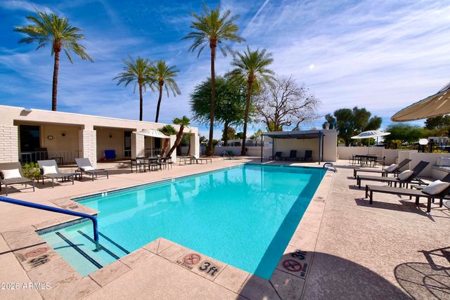 8746 E Via De Viva Street, Scottsdale, AZ 85258