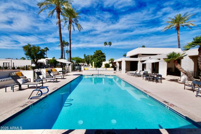 8746 E Via De Viva Street, Scottsdale, AZ 85258