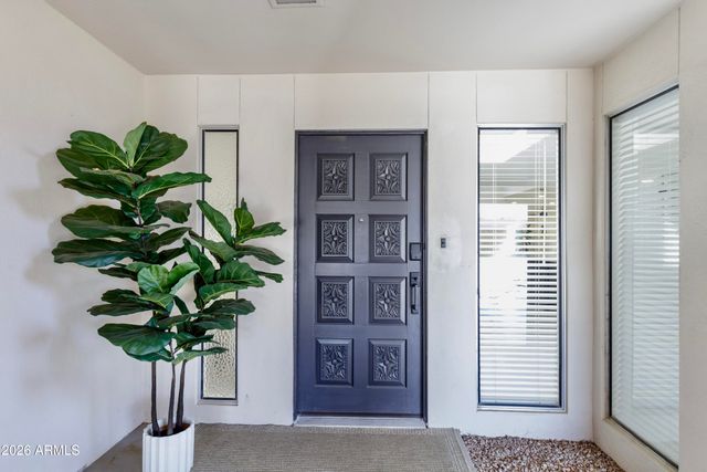 8746 E Via De Viva Street, Scottsdale, AZ 85258