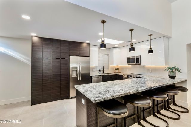 8746 E Via De Viva Street, Scottsdale, AZ 85258