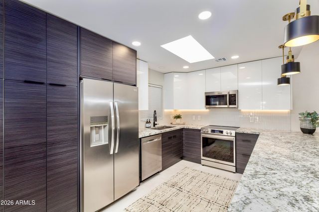 8746 E Via De Viva Street, Scottsdale, AZ 85258