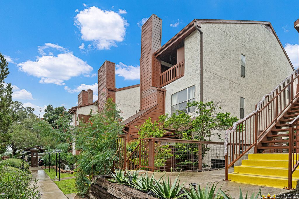 10527 Perrin Beitel Rd Apt D207, San Antonio, TX 78217