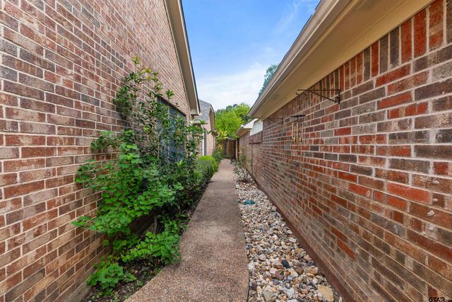 509 Buckingham Pl, Tyler, TX 75701