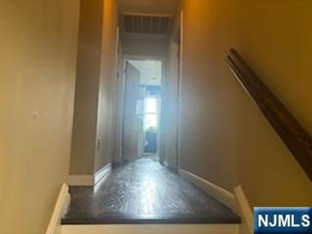 992 Ridge Court, New Milford, NJ 07646