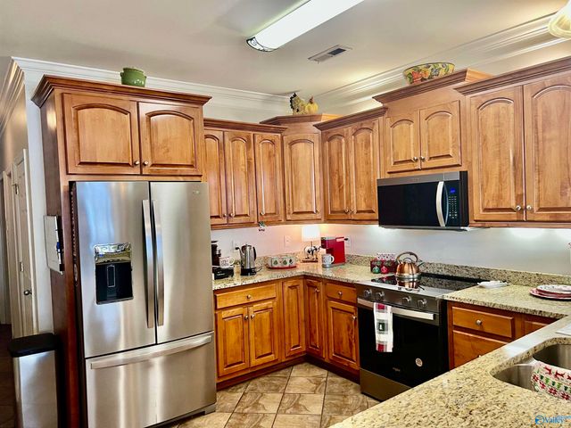 76 Jackson Way, Decatur, AL 35603