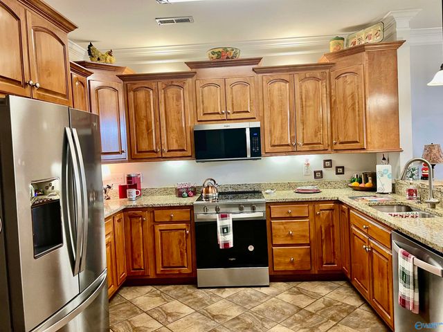 76 Jackson Way, Decatur, AL 35603