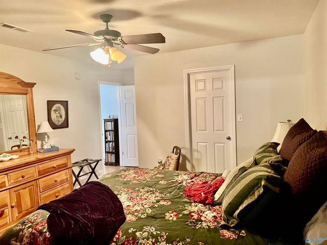 76 Jackson Way, Decatur, AL 35603