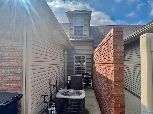 76 Jackson Way, Decatur, AL 35603