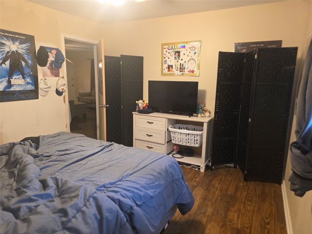 1209 N Anglin Street, Cleburne, TX 76031