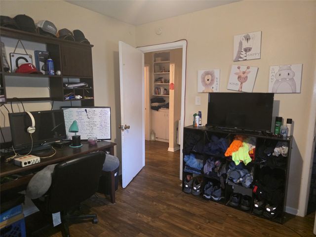 1209 N Anglin Street, Cleburne, TX 76031