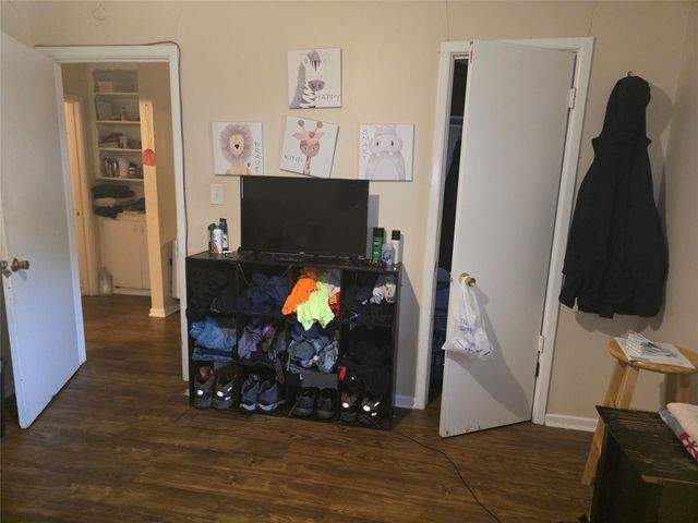 1209 N Anglin Street, Cleburne, TX 76031