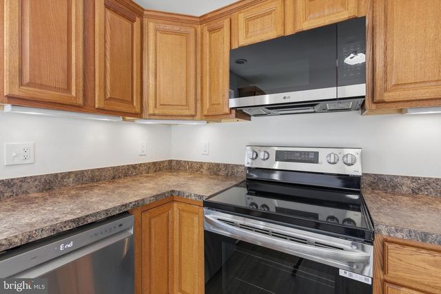 667 HAWK HILL DR, Prince Frederick, MD 20678