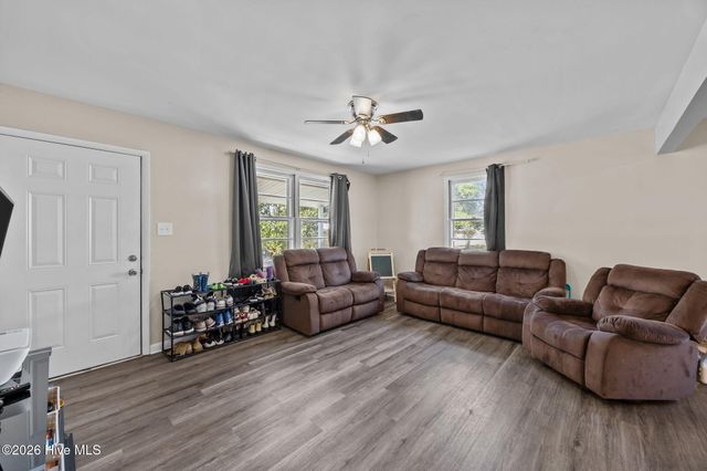 115 Armstrong Drive, Jacksonville, NC 28540