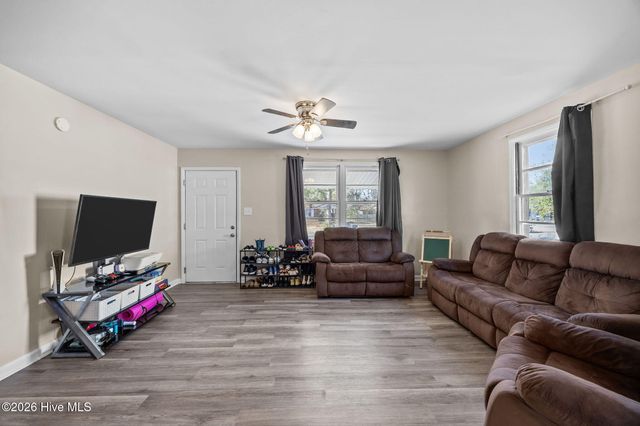 115 Armstrong Drive, Jacksonville, NC 28540