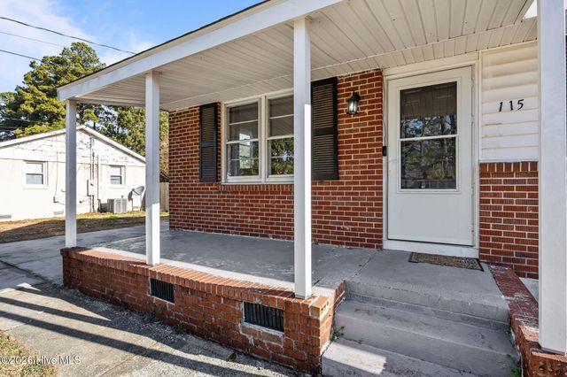 115 Armstrong Drive, Jacksonville, NC 28540