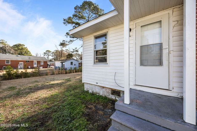 115 Armstrong Drive, Jacksonville, NC 28540