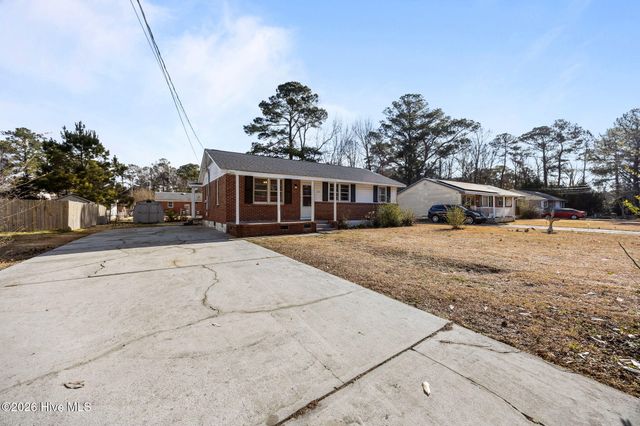 115 Armstrong Drive, Jacksonville, NC 28540