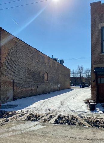 2243 W Grand Avenue, Chicago, IL 60612