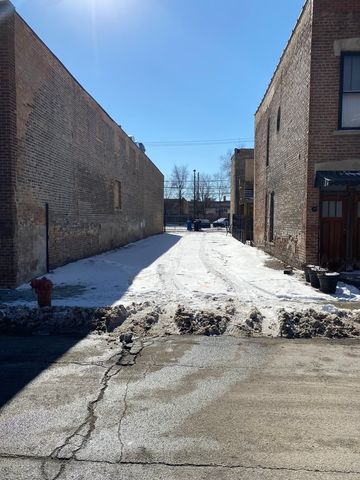 2243 W Grand Avenue, Chicago, IL 60612