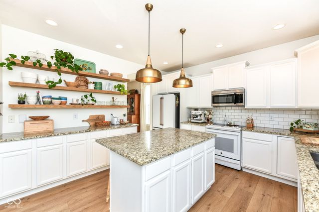 11046 Chapel Park Drive N, Noblesville, IN 46060