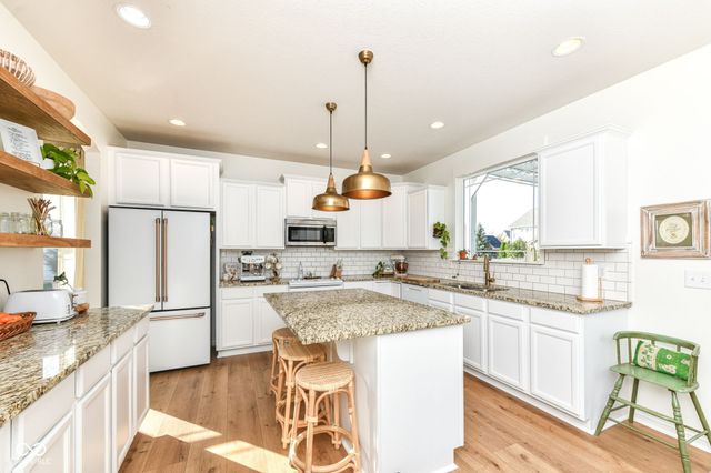 11046 Chapel Park Drive N, Noblesville, IN 46060