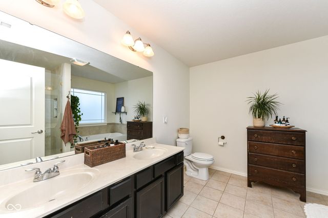 11046 Chapel Park Drive N, Noblesville, IN 46060