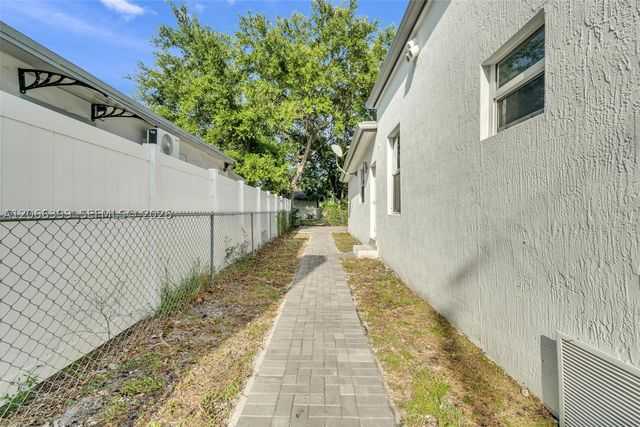 7537 NW 3rd Ave 1, Miami, FL 33150