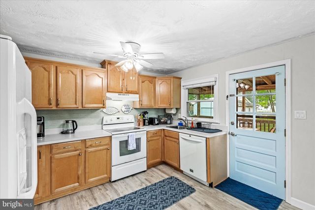 412 MARSHALL AVE, Colonial Beach, VA 22443