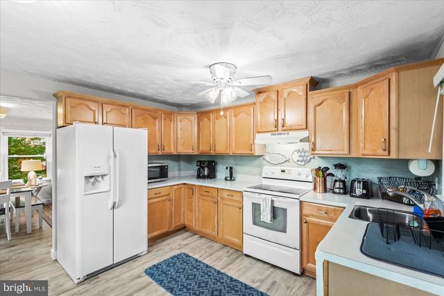 412 MARSHALL AVE, Colonial Beach, VA 22443