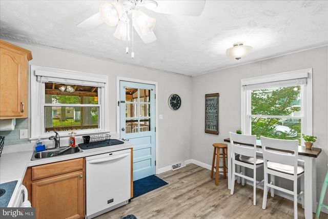 412 MARSHALL AVE, Colonial Beach, VA 22443