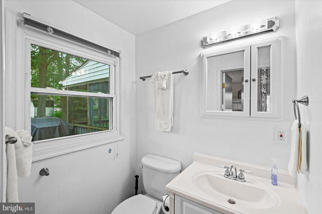 412 MARSHALL AVE, Colonial Beach, VA 22443