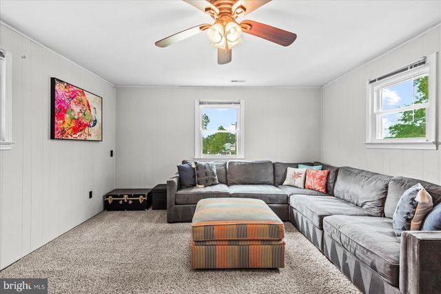 412 MARSHALL AVE, Colonial Beach, VA 22443