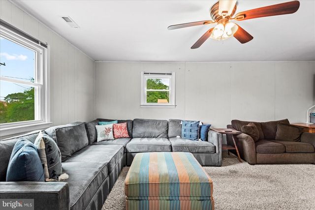 412 MARSHALL AVE, Colonial Beach, VA 22443