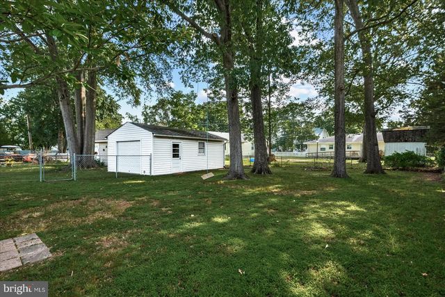 412 MARSHALL AVE, Colonial Beach, VA 22443