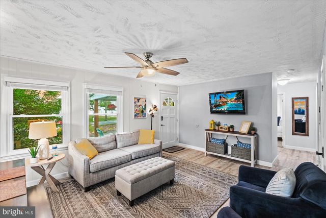 412 MARSHALL AVE, Colonial Beach, VA 22443