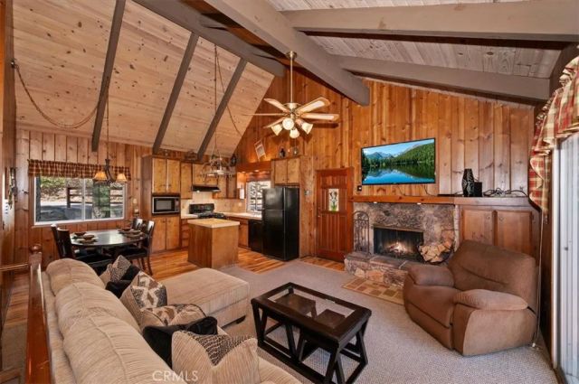 26525 Walnut Hills, Lake Arrowhead, CA 92352