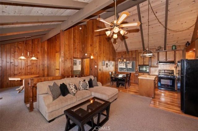 26525 Walnut Hills, Lake Arrowhead, CA 92352
