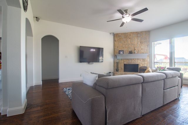 13176 Amber Meadow Drive, Talty, TX 75126