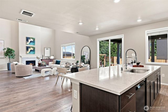 23624 228th Place SE, Maple Valley, WA 98038