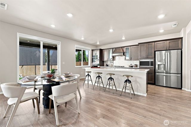 23624 228th Place SE, Maple Valley, WA 98038