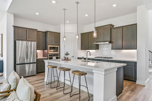 1424 River Point Drive, Friendswood, TX 77546