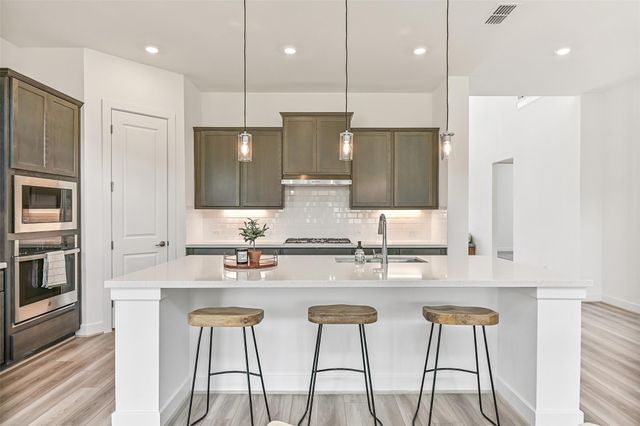 1424 River Point Drive, Friendswood, TX 77546