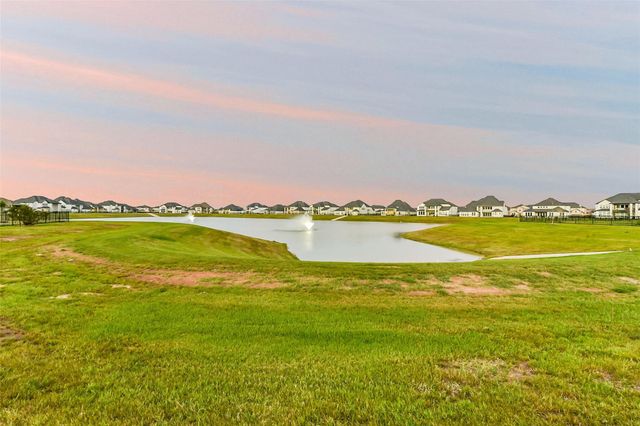 1424 River Point Drive, Friendswood, TX 77546