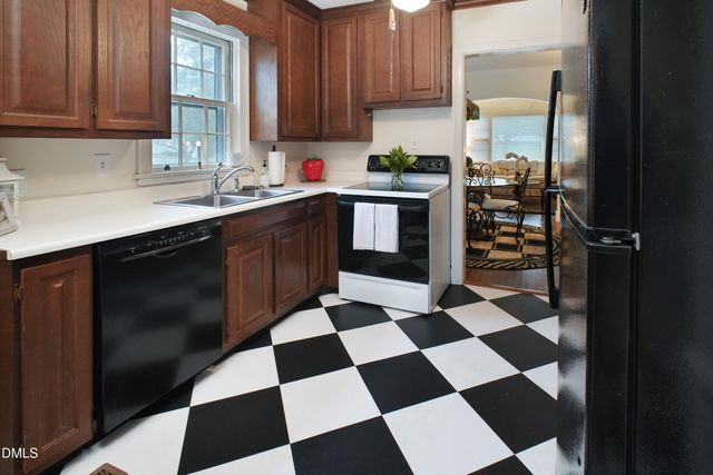 306 Warsaw Road, Clinton, NC 28328