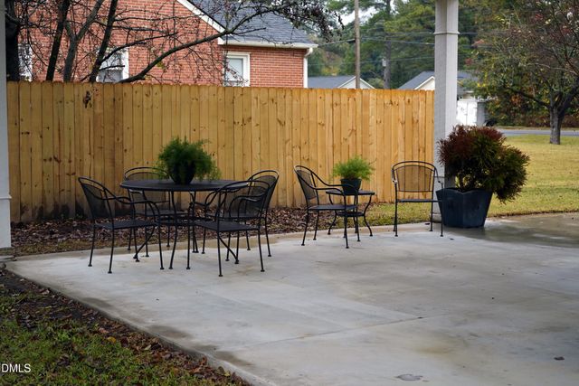 306 Warsaw Road, Clinton, NC 28328