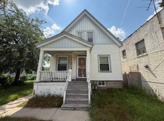 4727 N Hopkins STREET, Milwaukee, WI 53209