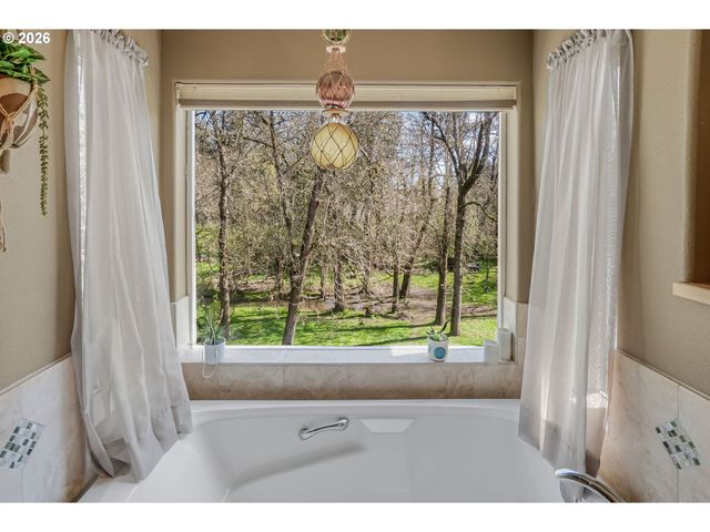 1760 Sw GOUCHER Ct, Mc Minnville, OR 97128