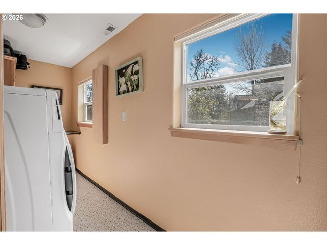 1760 Sw GOUCHER Ct, Mc Minnville, OR 97128