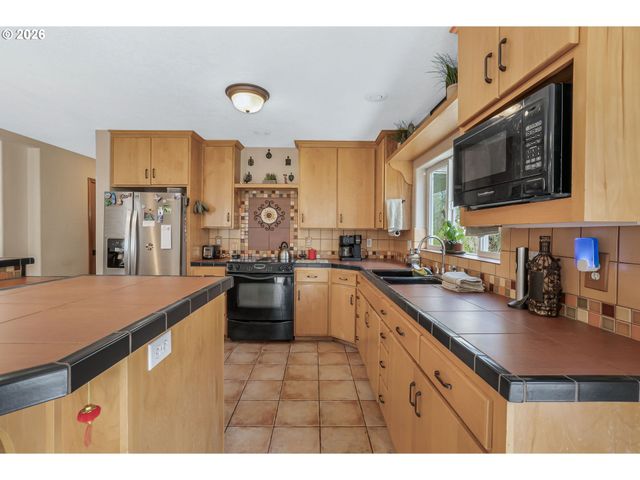 1760 Sw GOUCHER Ct, Mc Minnville, OR 97128