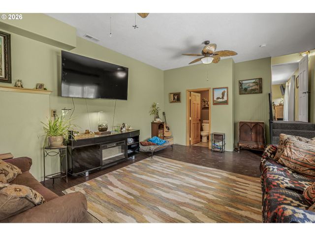 1760 Sw GOUCHER Ct, Mc Minnville, OR 97128